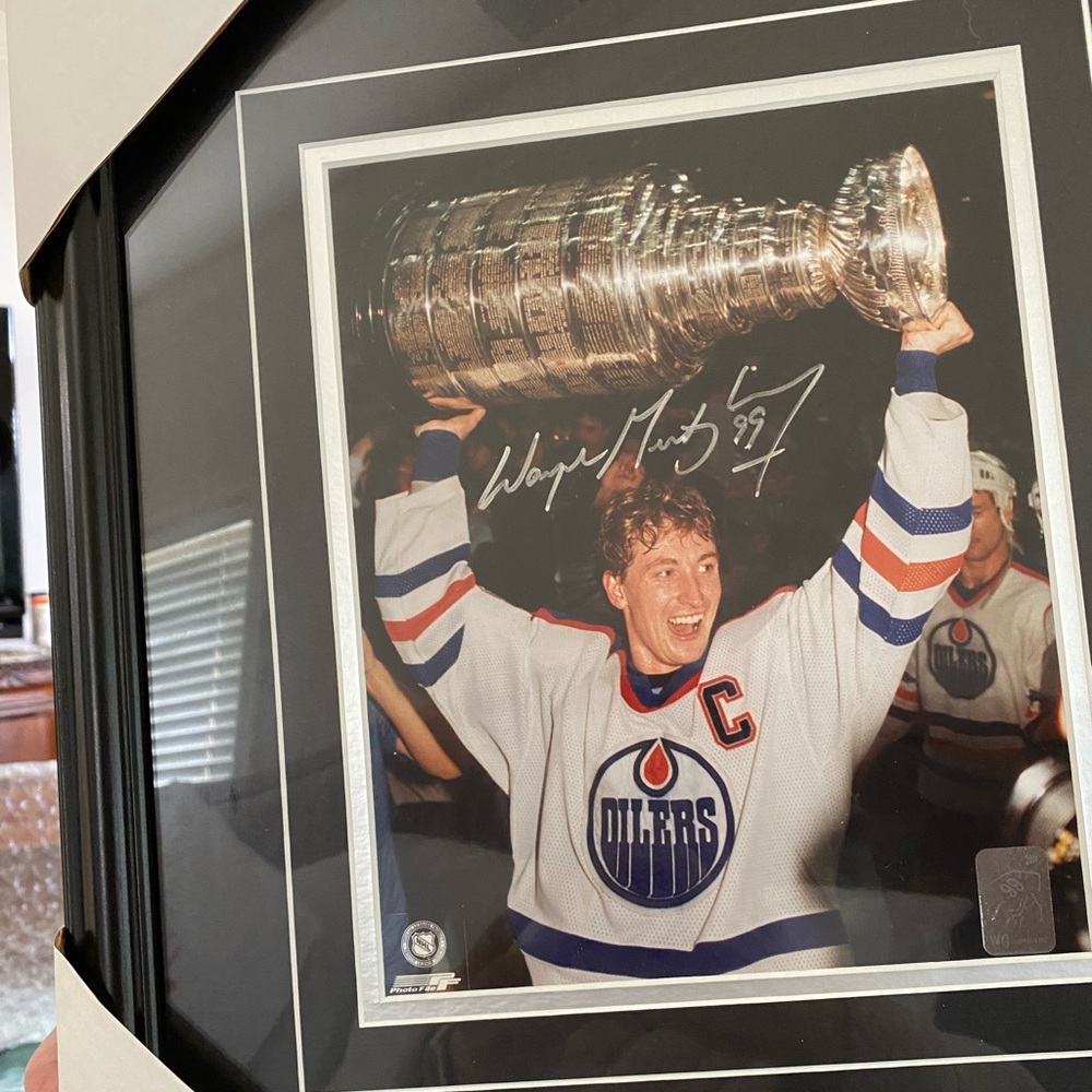 Wayne Gretzky signed autographed-autheticated Stanley cup oilers photo